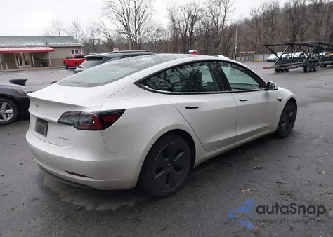 2021 Tesla Model 3 Long Range Dual Motor All-Wheel Drive z USA, uszkodzony, nr VIN 5YJ3E1EB7MF031445